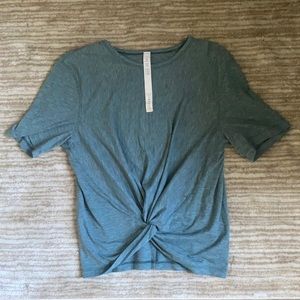 Lululemon twist front t-shirt